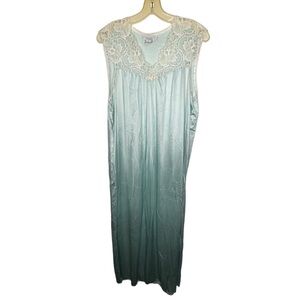 Vintage Becky Sharpe Nylon‎ Nightgown